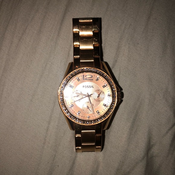 Rose gold fossil watch - Picture 1 of 3